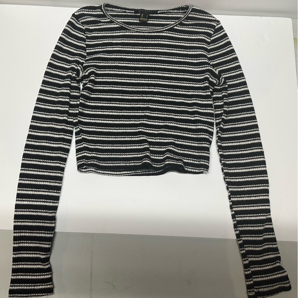 Revamped striped ribbed crop top/sweater size small stretchy - Picture 2 of 7